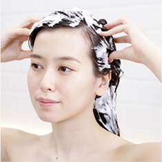 微細泡（マイクロフォーム）シャンプー技術